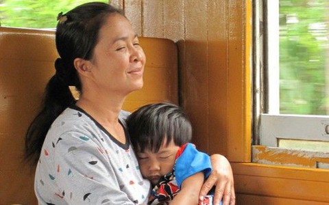 Con gây rắc rối, cách ứng xử của hai bạn trẻ khiến bà mẹ như tôi nhận ra: Tử tế luôn chinh phục lòng người!