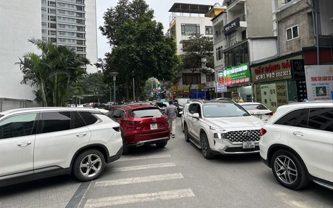 Tăng phí gửi xe tại chung cư: Nhiều nơi 'đốt cháy' quy trình