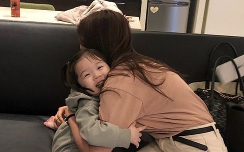 Một hành động tưởng chừng đơn giản của cha mẹ nhưng là vô giá với con