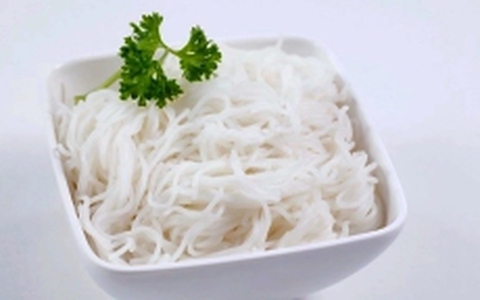 Cách phân biệt bún sạch và bún nhiễm hóa chất