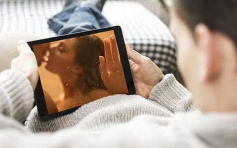 Dấu hiệu chứng tỏ bạn đang xem "phim đen" quá nhiều