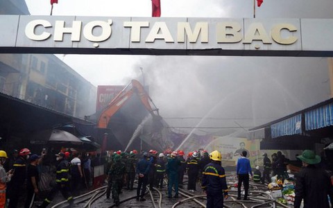 Tiểu thương mất hàng tỷ đồng sau hỏa hoạn chợ Tam Bạc