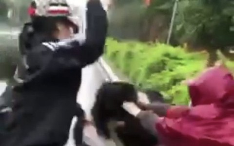 Khởi tố vụ nữ nhân viên giao hàng bị đánh, cướp tài sản