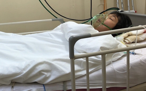 Người phụ nữ nhập viện cấp cứu vì một sai lầm khi ăn cà chua