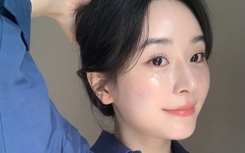Bác sĩ gợi ý 5 cách phát huy hiệu quả chống lão hóa của kem mắt