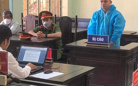 Trả giá đắt sau khi bạn gái sống chung với người đàn ông khác