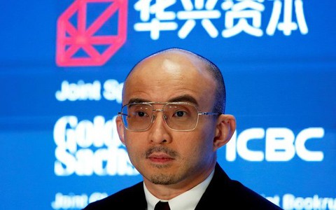 Chủ tịch bỗng dưng mất tích, cổ phiếu ngân hàng lớn của Trung Quốc lao dốc