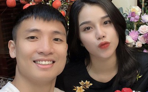 Nàng dâu "số hưởng" nhất làng bóng đá