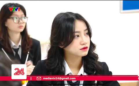 Nữ sinh "lọt tầm ngắm" của netizen với chỉ vài giây trên VTV: Ngoài đời là Hoa khôi, từng đạt giải quốc gia, thành tích trải dài từ nhà ra ngõ