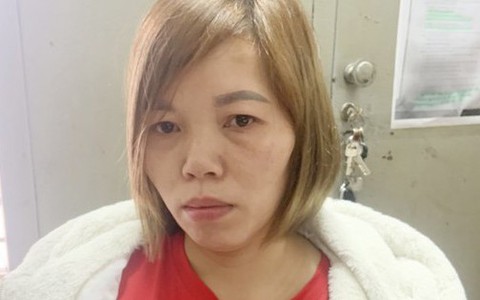 Nữ giúp việc pha thuốc ngủ vào nước cam cho chủ và bạn trai uống