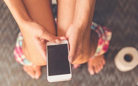 Người nhiều bệnh tật thường phạm phải 1 thói quen tai hại khi đi đại tiện