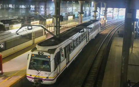 Đầu tư tàu... không chui lọt hầm, quan chức hàng đầu Tây Ban Nha từ chức