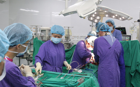 Vận chuyển trái tim từ TP. Hồ Chí Minh ra Hà Nội ghép cho bệnh nhân