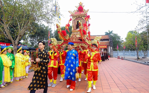 Ngăn cảnh cướp lộc đêm khai ấn đền Trần