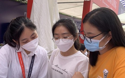 Tuyển sinh ĐH 2023: Bấn loạn đăng ký kỳ thi riêng