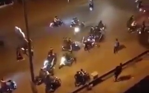 Bắt 10 thanh niên lập nhóm "những chú báo nhỏ" chặn đánh người đi đường