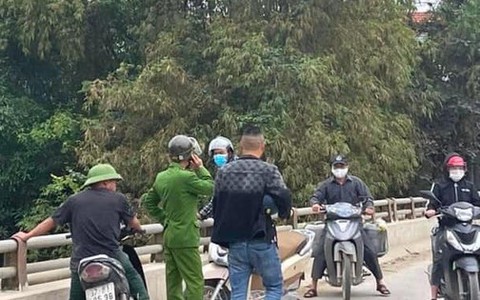 Nam sinh để lại dép và giấy xin lỗi trên cầu rồi... đi chơi khiến cả trăm người hốt hoảng tìm kiếm