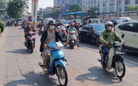 Đi xe trên vỉa hè, phạt đến 5 triệu đồng
