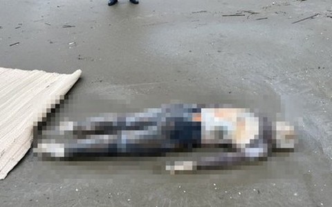 Phát hiện thi thể người đàn ông nước ngoài trôi dạt vào bờ biển Thanh Hóa