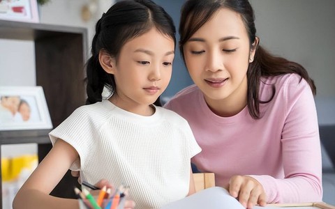 Cha mẹ cứ áp dụng cách này mà dạy con: Chẳng phải mệt mỏi, lắm lời mà con lại ngoan ngoãn, cả nhà đều vui! 