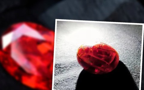 Kì lạ quả trứng luộc bị bỏ quên 20 năm có màu đỏ như hồng ngọc