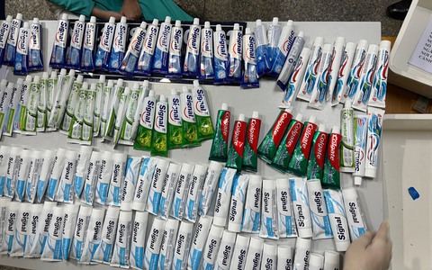 Vụ bắt 4 tiếp viên hàng không Vietnam Airlines: Có 11,4kg ma tuý giấu trong các tuýp kem đánh răng