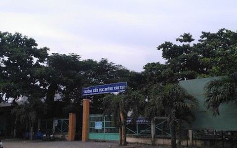 Học sinh lớp 3 ngất xỉu tại sân trường rồi tử vong