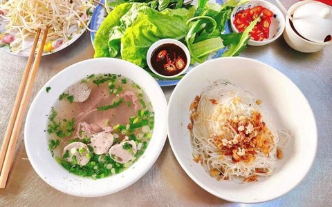 Phở 2 tô - đặc sản nức tiếng của phố núi Gia Lai