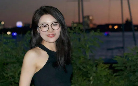 Cô gái nhà nghèo, mồ côi mẹ thi đỗ vào Đại học Harvard: Nghe câu chuyện cuộc đời ai cũng phải nể phục