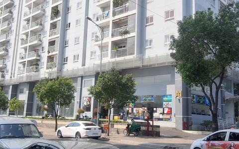 Phát hiện thiếu niên tử vong bất thường dưới chung cư lúc nửa đêm