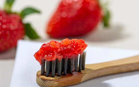 5 kiểu làm trắng răng tại nhà phổ biến: Chuyên gia tiết lộ sự thật