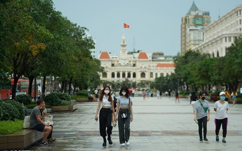 Đề xuất lắp mái che nắng tại tuyến đường trung tâm TPHCM