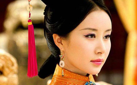 Nhà Thanh có vị phi tử ngay cả Từ Hi cũng phải hành lễ vấn an, được Hoàng đế sủng hạnh tận trời nhưng chịu kết cục thê lương chốn cung cấm lạnh tanh