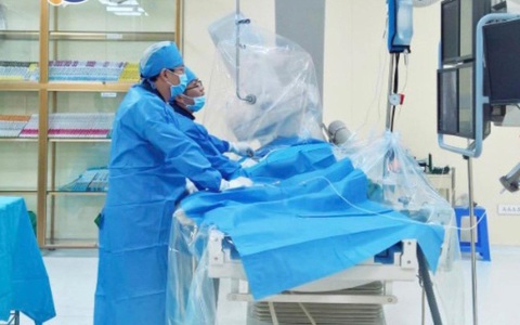 Người phụ nữ suýt chết vì "hội chứng trái tim tan vỡ" do căng thẳng kéo dài