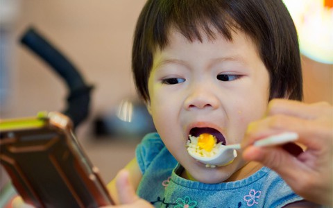 5 hành vi có thể khiến trẻ mất khả năng tự lập