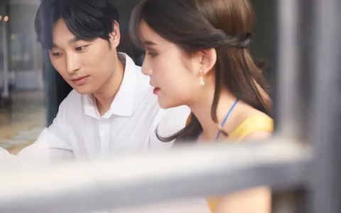 Đến xin tiền anh trai, câu trả lời của anh khiến tôi ngượng chín mặt