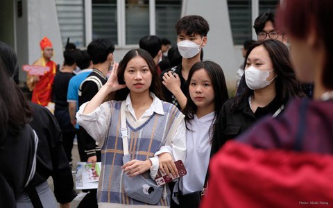 Chứng chỉ ngoại ngữ nội: Lép vế trên sân nhà