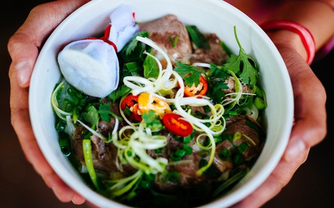 Tạp chí Mỹ: Ăn xong món này ở Việt Nam thấy ngày bừng sáng, xứng đáng là bữa sáng ngon nhất ở châu Á!