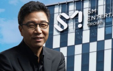 Thương vụ Kakao mua lại SM Entertainment chưa hết biến: CEO SM ra lệnh thu điện thoại nhân viên, lý do là gì?