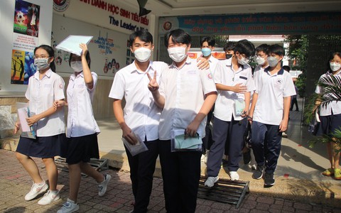Phụ huynh phải ký biên bản nếu đăng ký cho con học lớp 10 xa nhà