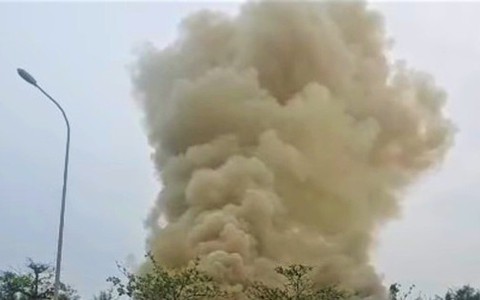 Lửa thiêu rụi nhà hàng ven biển Hà Tĩnh