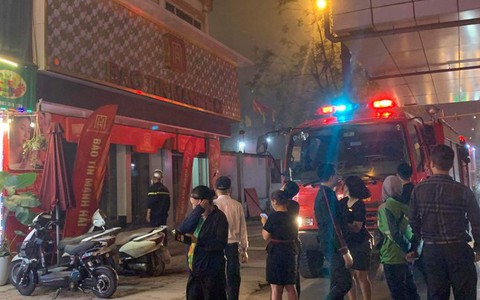 Cháy tại ngôi nhà kinh doanh vàng bạc trên phố Hoàng Cầu