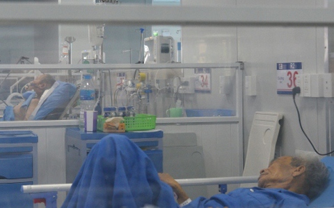 Các bệnh viện bật chế độ "phòng thủ" trước nguy cơ COVID-19 trở lại