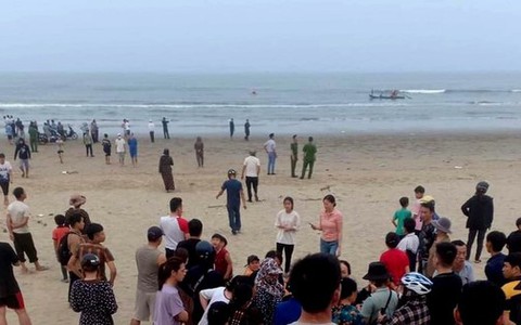 Hai học sinh tử vong, mất tích khi tắm biển ở Thanh Hóa