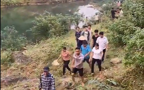 Hà Tĩnh: Nam sinh lớp 11 tử vong khi tắm trên đập nước