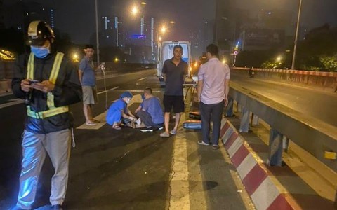 Hà Nội: Người đi bộ bị ô tô tông tử vong trên đường Vành đai 3 trên cao
