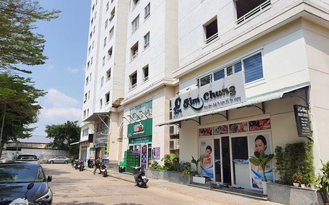 TP.HCM: Vợ tử vong bên trong căn hộ, chồng rơi từ tầng 15 chung cư