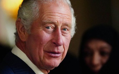 Lễ đăng cơ có một không hai của Vua Charles