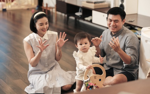 Đến nhà Salim, gặp Pam - thế lực nhí nổi đình đám: Mẹ từng là hot girl giờ bỏ việc ở nhà chăm con, lỡ gọi chồng bằng “mày” vì đẻ quá đau