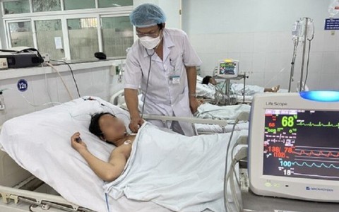 2 vụ ngộ độc sau khi ăn cá chép muối ủ chua: 7 bệnh nhân xuất viện